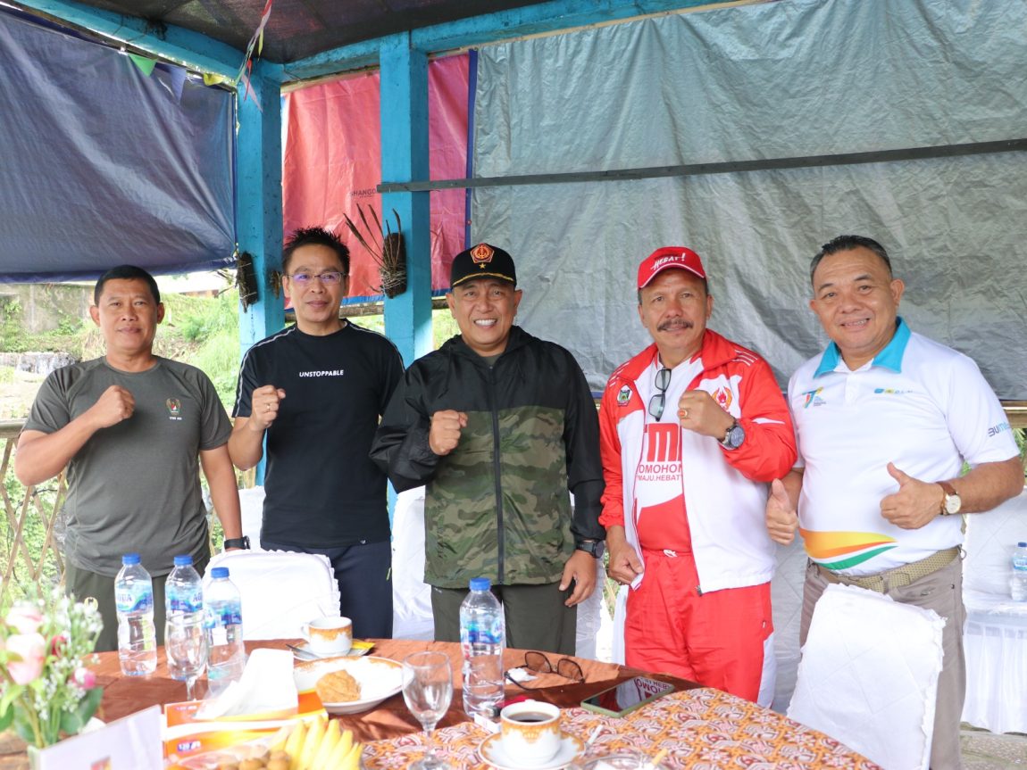 Dalam rangka mengembangkan potensi olahraga renang di Sulawesi Utara dan sekitarnya, Kodam XIII/Merdeka melalui Panitia Lomba Renang Pangdam Cup