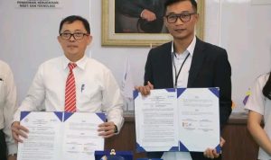 Rektor Unsrat Prof. Sompie saat setelah penandatanganan MoU (Foto : Dokumen Unsrat)