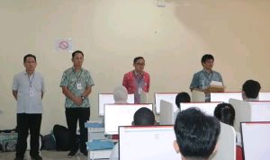 Suasana UTBK-Mandiri T2 setelah dibuka oleh Rektor Unsrat, Prof. Sompie (Foto : Humas Unsrat)