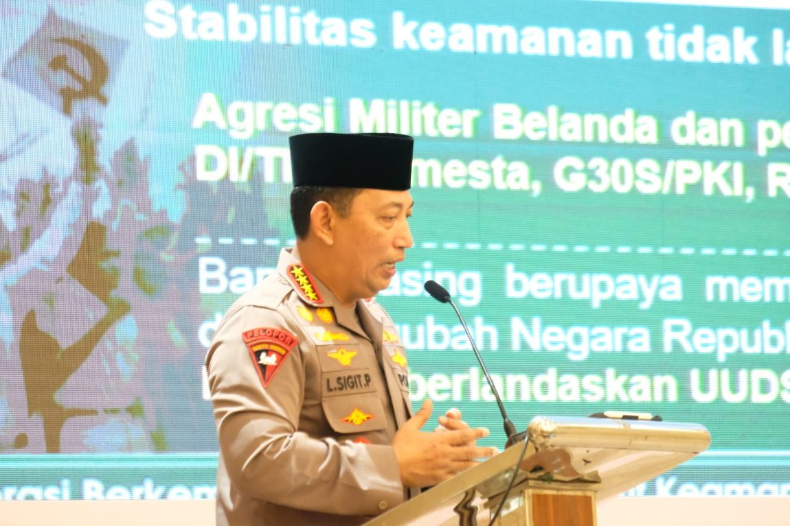 Kapolri Jenderal Polisi Drs. Listyo Sigit Prabowo, M.Si., memberikan kuliah kebangsaan kepada Mahasiswa baru Universitas Aisyiyah Yogyakarta, Jumat (29/9/23).
