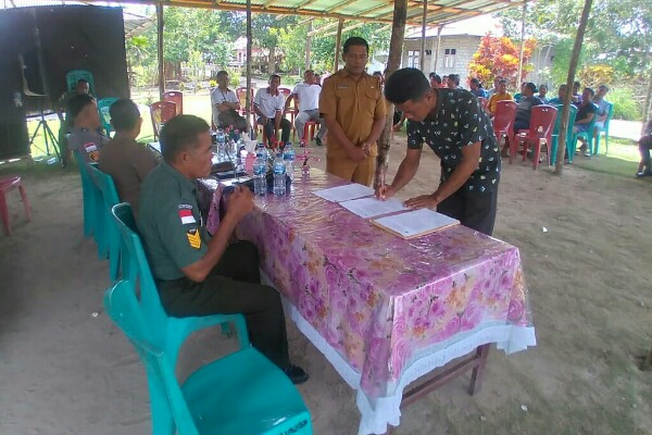 Tiga bakal calon Kepala Desa Daran di Kecamatan Pulutan, Kabupaten Kepulauan Talaud sepakat menandatangani surat pernyataan Pilkades Damai.