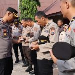 Wakapolres Kotamobagu Kompol Arie Prakoso usai memimpin apel pagi, memantau langsung pelaksanaan gaktibplin (penegakan ketertiban dan disiplin) terhadap personel, Rabu (27/9/2023).