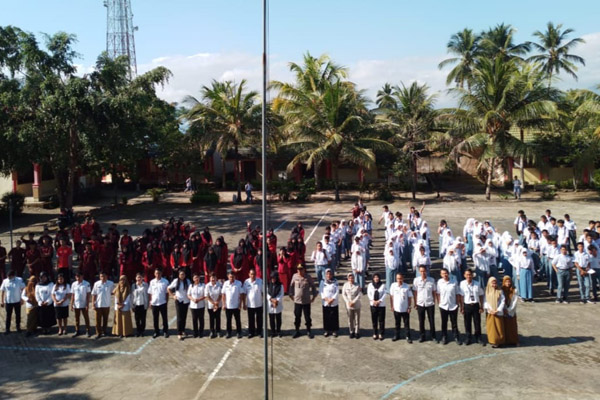 Seksi Hukum Polres Kotamobagu menggelar pembinaan dan penyuluhan hukum, di SMK Negeri 2 Kotamobagu, pada Rabu (27/9/2023).