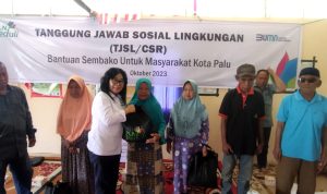 PT PLN (Persero) melalui program tanggung jawab sosial dan lingungan memberikan paket sembako sebanyak 844 paket kepada masyarakat kurang mampu yang berada di Kota Palu, Provinsi Sulawesi Tengah.