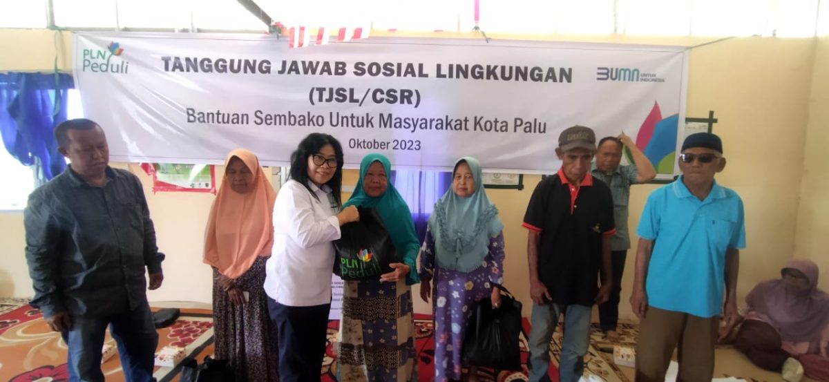 PT PLN (Persero) melalui program tanggung jawab sosial dan lingungan memberikan paket sembako sebanyak 844 paket kepada masyarakat kurang mampu yang berada di Kota Palu, Provinsi Sulawesi Tengah.