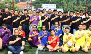 Kadiv Humas Polri Irjen. Pol. Sandi Nugroho membuka acara Seven Soccer yang diikuti seluruh jajaran Divisi Humas dan jurnalis. Sebanyak 105 peserta memeriahkan acara tersebut.