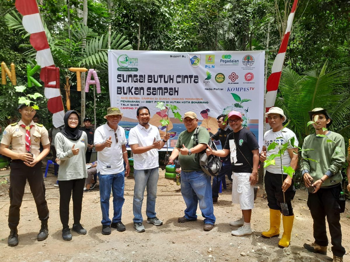 PLN Unit Pelaksana Pelayanan Pelanggan Kotamobagu melaksanakan kegiatan aksi bersih sampah di sungai dan penanaman 250 bibit di Hutan Kota Bonawang Kotamobagu (30/09). Kegiatan yang digagas oleh Bolaang Mongondow Raya (BMR) Forum Hijau berkolaborasi dengan PLN ini turut dihadiri pemerintah daerah setempat, perwakilan pelajar, dan forum pecinta alam.