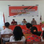 Sosialisasi yang diikuti oleh puluhan siswa-siswi dan guru-guru SMA Negeri 1 Pineleng ini, disampaikan oleh 2 narasumber, yaitu Kaur Penum Subbid Penmas Bidang Humas Polda Sulut Kompol Selfie Torondek dan Kapolsek Pineleng Iptu Ronald.