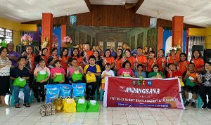 Belasan anak disabilitas yang diasuh di Panti Sosial Disabilitas Netra Bartemeus Manado, merasa gembira mendapat kunjungan dari Personel Rumah Sakit Bhayangkara Tingkat III Manado, Jumat (20/10/2023).