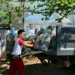 Direktorat Polairud Polda Sulawesi Utara menggelar kegiatan Sapu Bersih Sampah Laut, yang dilaksanakan di sepanjang pesisir pantai Kelurahan Tandurusa dan Perairan Selat Lembeh Kecamatan Aertembaga Bitung, Jumat (20/10/2023).