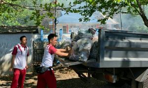 Direktorat Polairud Polda Sulawesi Utara menggelar kegiatan Sapu Bersih Sampah Laut, yang dilaksanakan di sepanjang pesisir pantai Kelurahan Tandurusa dan Perairan Selat Lembeh Kecamatan Aertembaga Bitung, Jumat (20/10/2023).