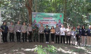 Polda Sulawesi Utara (Sulut) bersama Polres Minahasa Utara (Minut) melaksanakan penghijauan di Hutan Kenangan, pada Jumat (13/10/2023) pagi.