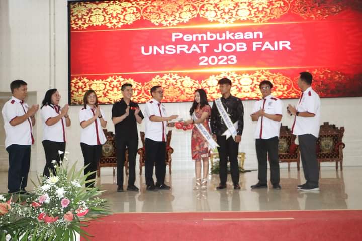 Pembukaan Job Fair 2023 Olen Rektor Berty Sompie (Foto : Dok. Unsrat )