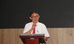 Rektor Unsrat Berty Sompie saat pembukaan Seminar (Foto : Dok. Unsrat)