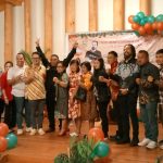 Gabungan LSM/ORMAS Adat Minahasa Sulawesi Utara Pa’esaan Ne Tu’a Tu’a Minahasa melaksanakan Ibadah Perayaan Natal 2023, bertempat di Casa Bendetta, Jl Sukur-Likupang Warukapas Minut, Kamis (28/12/2023). Ibadah dipimpin Pdt. Michael Ponelo dan mengangkat tema ‘Kelahiran Yesus Mempersatukan Perbedaan’.