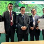 Menteri Koordinator Kemaritiman dan Investasi Ad Interim, Erick Thohir (tengah), Direktur Utama PLN, Darmawan Prasodjo (kedua dari kiri), Direktur Utama PTBA, Arsal Ismail (kedua dari kanan), Direktur Operasi Pembangkit Batu Bara PLN NP, Rachmanoe Indarto (paling kiri) dan Direktur Operasi dan Produksi PT Bukit Asam, Suhedi (paling kanan).