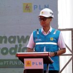 Direktur Utama PLN Darmawan Prasodjo saat menyampaikan sambutan saat peresmian 21 unit Green Hydrogen Plant (GHP) tersebar di seluruh Indonesia, Senin (20/11), di pembangkit listrik tenaga gas uap (PLTGU) Tanjung Priok, Jakarta. Dirinya menyampaikan akselerasi GHP ini merupakan hasil inovasi dengan memanfaatkan existing facility untuk menghadirkan energi alternatif yang ramah lingkungan untuk menjawab tantangan transisi energi.