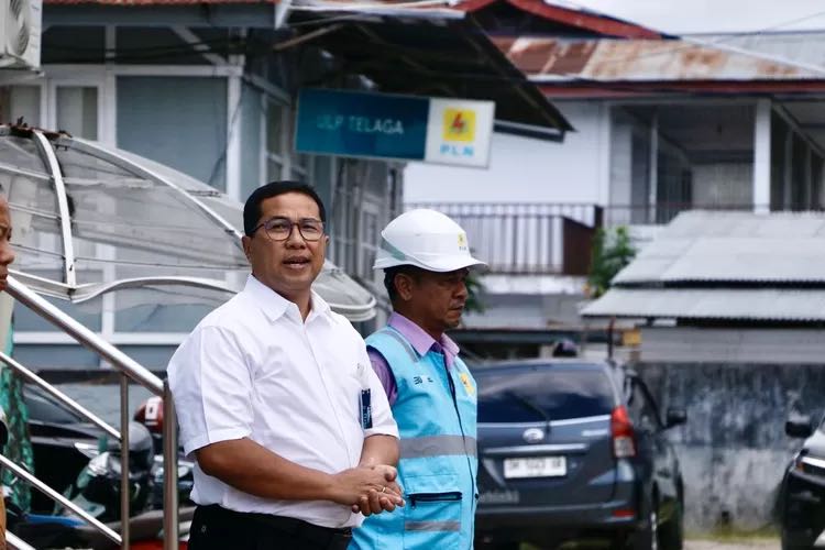 General Manager PLN UID Suluttenggo, Ari Dartomo pun secara konsisten melaksanakan kunjungan ke setiap Unit Pelaksana Pelayanan Pelanggan (UP3) dan Unit Layanan Pelanggan (ULP) sebagai unit PLN terdepan yang melaksanakan berbagai pekerjaan operasional terkait jaringan kelistrikan.