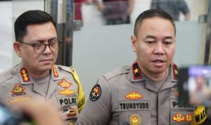 Detasemen Khusus (Densus) 88 Antiteror Polri menangkap 10 orang terduga teroris di wilayah Jawa Tengah. Para tersangka ditangkap yakni berinisial S alias M, M alias R, T alias A, P alias K, N alias A, T alias J, E alias W, N, SU dan MU.