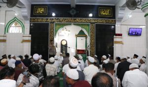 Safari, Kapolda Sulawesi Utara Irjen Pol Yudhiawan mengajak jamaah Masjid Al Masyhur bersama menjaga kamtibmas.