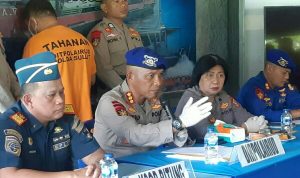 Ditpolairud Polda Sulut menetapkan status tersangka terhadap nakhoda kapal LCT BORA V, pria berinisial JM, yang menyebabkan kapal tenggelam