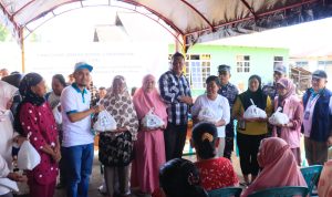 PLN Sulutenggo Serahkan Ribuan Paket Sembako di Desa Nain Minut