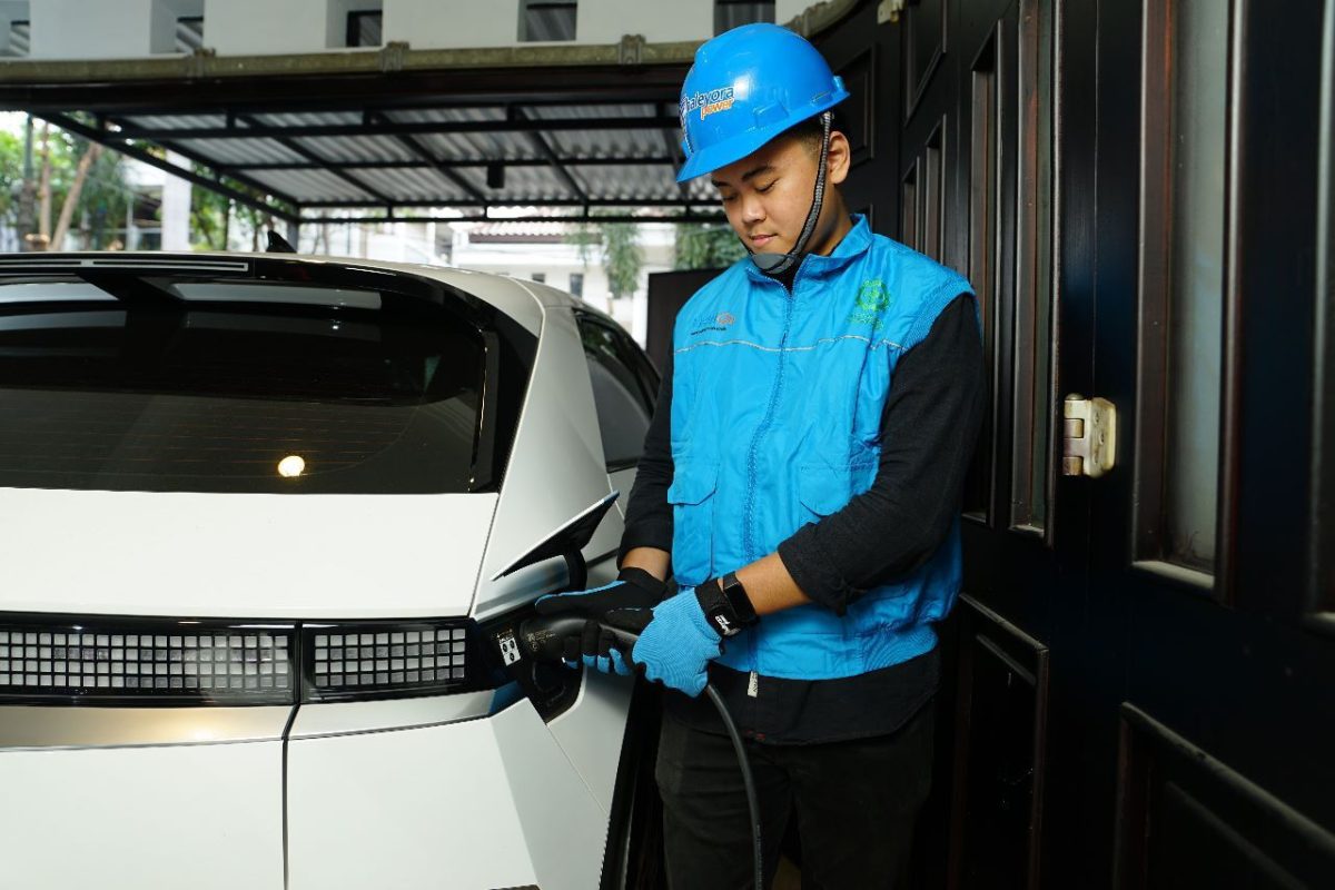 IIMS 2024 bagi pelanggan PLN pengguna kendaraan listrik yang ingin melakukan tambah daya.