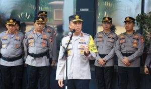 Apresiasi Perolehan Nilai Kompetensi Tertinggi, Kadiv Humas Beri Beasiswa 6 Bintara
