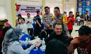 Polres Minahasa Selatan (Minsel) bersama Bidang Dokkes Polda Sulut dan Dinas Kesehatan melaksanakan pemeriksaan kesehatan dan pengobatan gratis terhadap para penyelenggara Pemilu 2024 yakni petugas PPS, KPPS, PPK, Panwascam, Linmas serta TNI-Polri Pengamanan TPS, di Graha Tatag Trawang Tungga Polres Minsel, Rabu (28/2/2024).