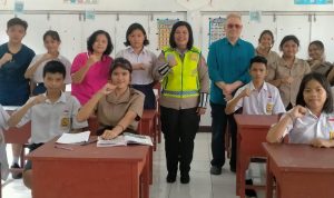 Aiptu Deby Sineri Ajak Warga Tertib Berlalulintas