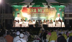 Puluhan Ribu Jamaah Hadiri Peringatan Isra Mikraj 1445 H di Polda Sulut dengan Penceramah Ustad Das'ad Latif