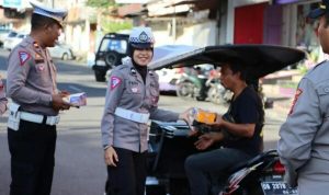 Satlantas dan Humas Polres Kotamobagu Sisipkan Pesan Kamtibmas dan Disiplin Berlalulintas