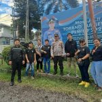 Anggota Polri Bersama Polres Bitung Lovers Bagi-bagi Takjil Gratis