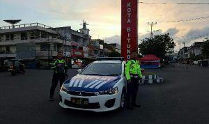 Satuan Lalu Lintas Polres Bitung melaksanakan patroli sahur di wilayah hukumnya, Senin (18/3/2024).