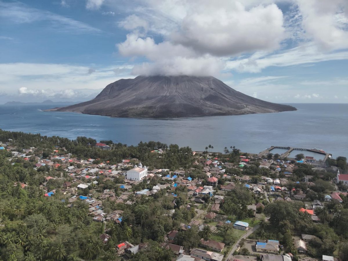 Pasca erupsi Gunung Ruang pada pada selasa (30/04) subuh pukul 03.35 WITA, Tim Respon Cepat yang diturunkan PLN berhasil menormalkan seluruh Sistem Kelistrikan Tagulandang pada Sabtu (04/05) pukul 21.50 WITA.