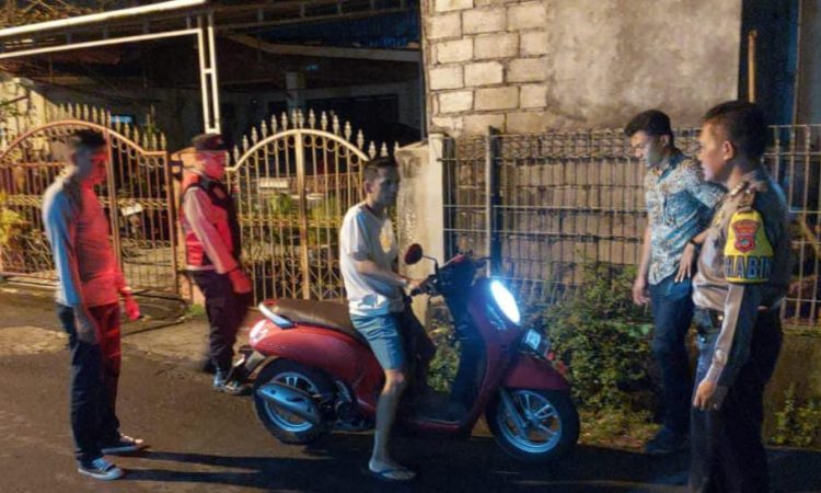 Polsek Tikala menggelar apel gabungan dalam Kegiatan Rutin yang Ditingkatkan (KRYD) pada hari Selasa, tanggal 23 April 2024, pukul 20.00 WITA.