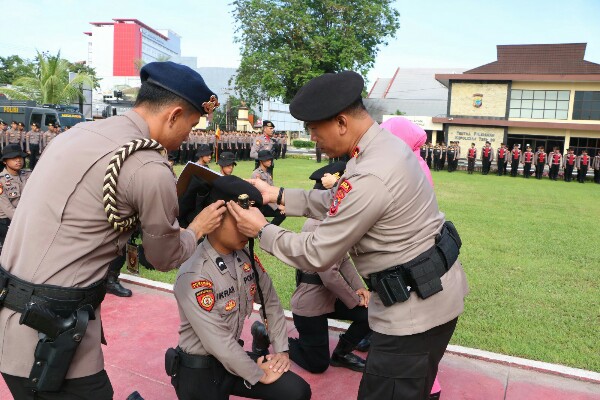 Kapolda Sulawesi Utara Irjen Pol Yudhiawan menutup tradisi pembaretan Bintara Remaja Polri lulusan tahun 2023 (Angkatan 50), yang digelar di Lapangan Presisi Polda Sulut, Sabtu (4/5/2024) pagi.