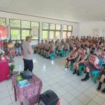 Kapolsek Pineleng, IPTU Ronald Hinonaung melaksanakan kegiatan sosialisasi dan deklarasi anti perundungan dan kekerasan di Aula SMP Negeri 1 Pineleng di Desa Warembungan, Kecamatan Pineleng, Kabupaten Minahasa, Jumat (19/7/2024).