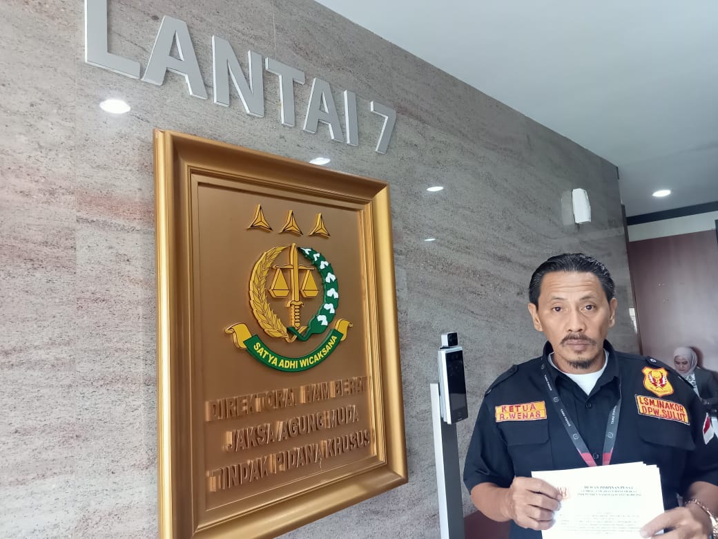 Ketua Harian Dewan Pimpinan Pusat LSM INAKOR Rolly Wenas