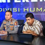 Polri menyebut tersangka terorisme di Batu, Jawa Timur berinisial HOK (19) yang ditangkap beberapa waktu lalu, merupakan simpatisan Daulah Islamiyah yang berafiliasi dengan Islamic State of Iraq and Syria (ISIS). Tersangka juga sudah berbaiat ke ISIS.