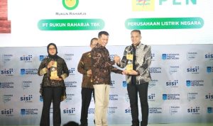 PLN Sabet ESG Awards Sektor Energi di Ajang SAFE