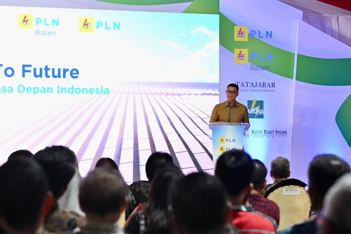 PT PLN (Persero) melalui anak usahanya, PLN Batam bersama PT Aruna Cahaya Pratama (Aruna PV) sukses mengoperasikan Pembangkit Listrik Tenaga Surya (PLTS) ground-mounted terbesar di Indonesia dengan kapasitas 100 Megawatt peak (MWp) di Kawasan Industri Kota Bukit Indah (KBI), Kabupaten Purwakarta, Jawa Barat, Rabu (28/08).
