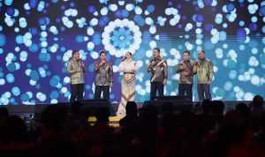 Kapolri Jenderal Polisi Drs. Listyo Sigit Prabowo,Panglima TNI Jenderal Agus Subiyanto, KSAD Jenderal TNI Maruli Simanjuntak, KSAU Tonny Harjono, dan KSAL Muhammad Ali nampak menyumbang dua lagu dalam puncak perayaan Hari Ulang Tahun (HUT) KompasTV ke-13.