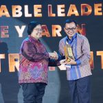 Lestari, Direktur Utama PT PLN (Persero) Darmawan Prasodjo memperoleh penghargaan Sustainable Leader of The Year in Energy Transition di ajang Lestari Award 2024, Rabu (21/08).
