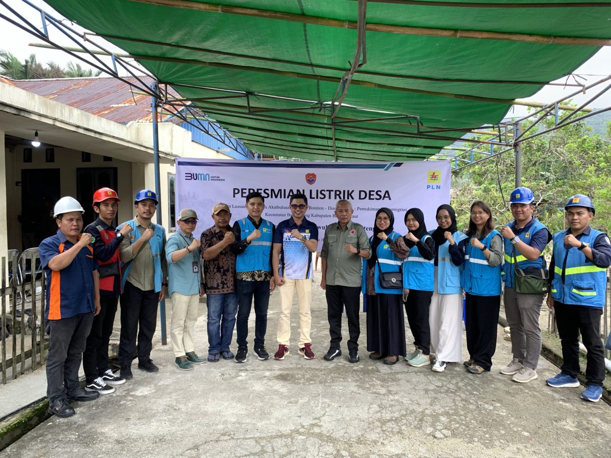 PLN UID Suluttenggo Terangi Pulau Bangkurung di Kabupaten Banggai Laut