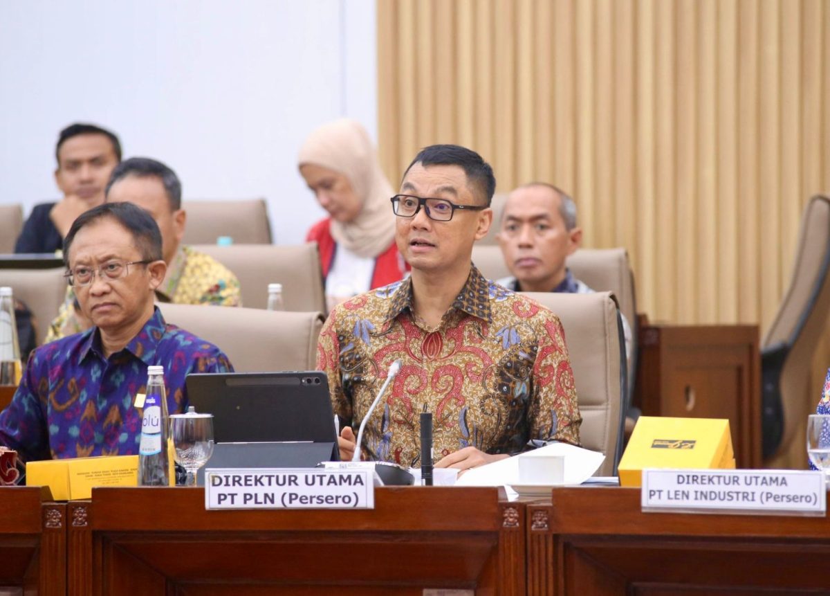 PLN bersama Kementerian Energi dan Sumber Daya Mineral (ESDM) telah menyusun dan menyepakati roadmap program Listrik Desa (Lisdes) untuk mencapai Rasio Desa Berlistrik PLN 100%.