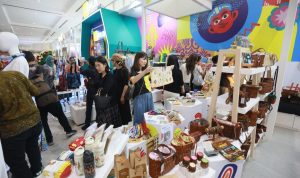 Tampilkan produk menarik, booth PLN jadi magnet pengunjung di INACRAFT 2024.