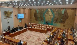 Komisi VII DPR RI melakukan Rapat Kerja dengan Dirut PLN pada Kamis (30/5/2024) (Foto: RRI/ Rizki Supermana).