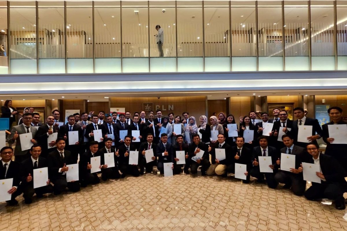 PT PLN (Persero) terus memperkuat agenda transisi energi melalui peningkatan kapasitas sumber daya manusia (SDM).