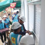 PLN PT PLN (Persero) berhasil menghadirkan listrik di Desa Laotongan dengan memanfaatkan energi baru terbarukan (EBT).